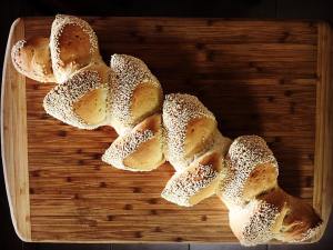 The new plant-based, organic and non-GMO bread business, Bread for the People, in Las Vegas. For more vegan news and vegan dining in Las Vegas, visit www.vegansbaby.com/vegansbaby2018