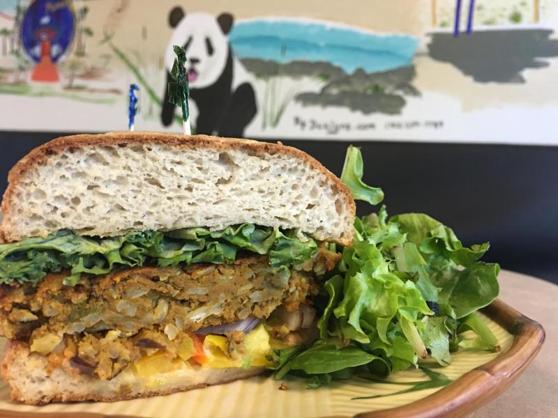 A look at the best vegan dining in Las Vegas. For more vegan food in Las Vegas, visit www.vegansbaby.com/vegansbaby2018