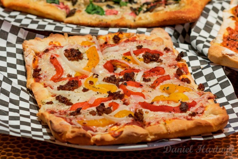 Naked City Pizza now has a vegan menu at its Eastern location. For more vegan dining in Las Vegas, visit www.vegansbaby.com