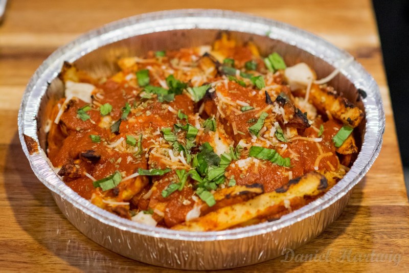 IDK Pizza has added a vegan menu with pizza, raviolis, and more! For more vegan dining options in Las Vegas, visit www.vegansbaby.com