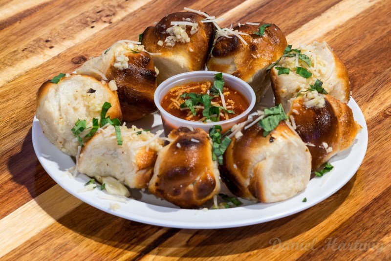 IDK Pizza has added a vegan menu with pizza, raviolis, and more! For more vegan dining options in Las Vegas, visit www.vegansbaby.com