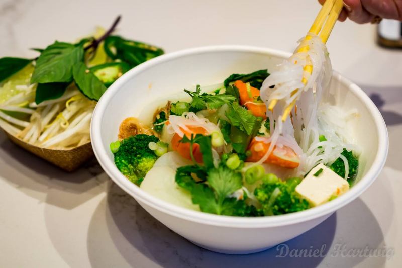 The newly opened Mumfresh at Palace Station has vegan eats. For more vegan dining in Las Vegas visit www.vegansbaby.com