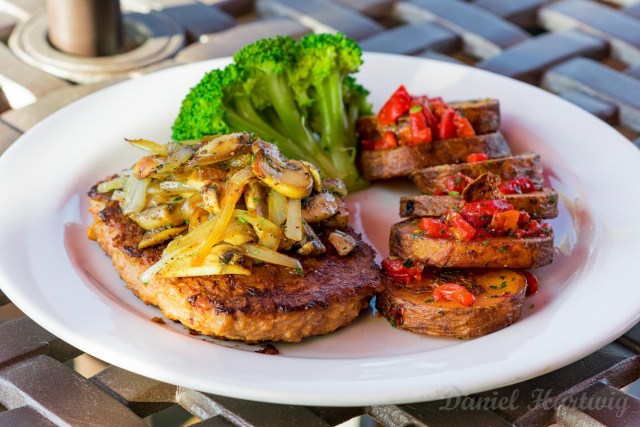 Bootlegger Italian Bistro has added a vegan section to its menu! For more vegan dining in Las Vegas, visit www.vegansbaby.com