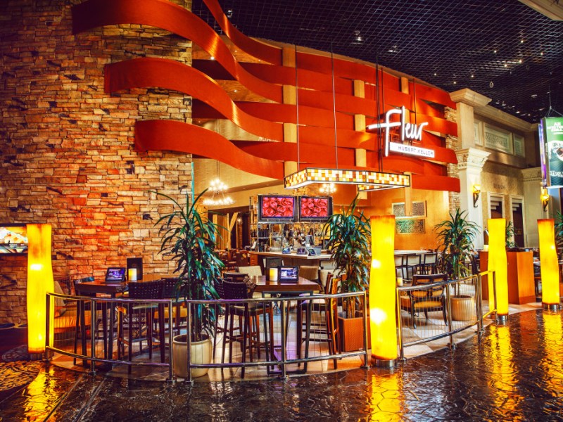 Looking for international cuisine? Fleur at Bellagio offers a vegetarian menu that can be tweaked for vegan dining options. For more Las Vegas vegan dining, visit the Las Vegas vegan dining guide, www.vegansbaby.com/vegansbaby2018