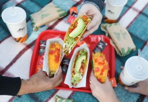 Del Taco just launched their Beyond Avocado vegan tacos. Find out more about the launch and if there's cross-contamination. For more vegan dining news, visit www.vegansbaby.com