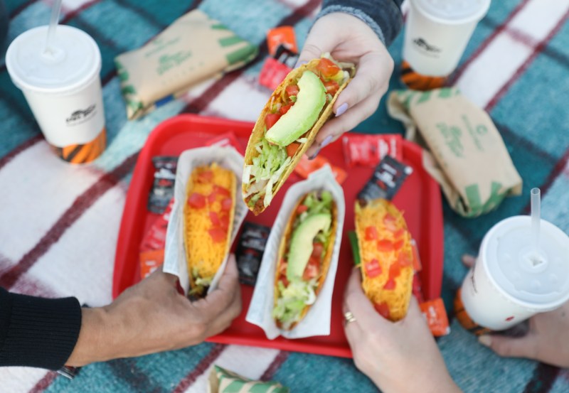 Del Taco just launched their Beyond Avocado vegan tacos. Find out more about the launch and if there's cross-contamination. For more vegan dining news, visit www.vegansbaby.com