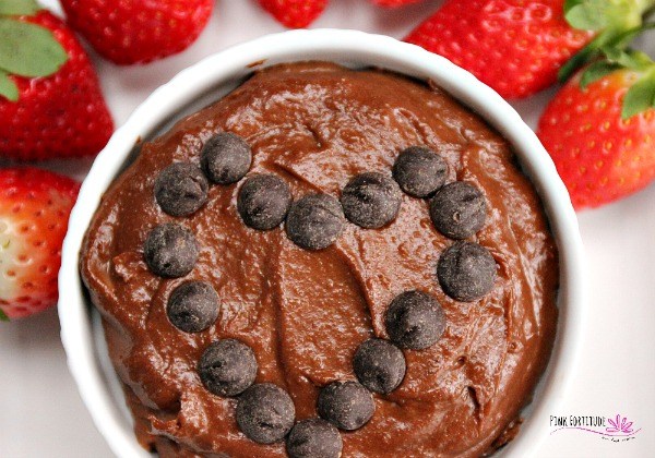 A round-up of vegan dessert recipes to make for Valentine's Day. For more recipe round-ups, visit www.vegansbaby.com