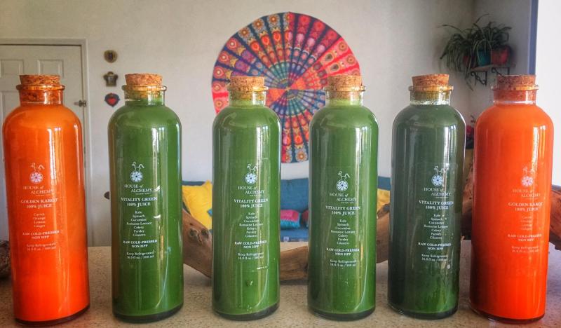 A look at a two week juice cleanse and what happens when you go on a juice cleanse. Juice cleanse by House of Alchemy Las Vegas. 