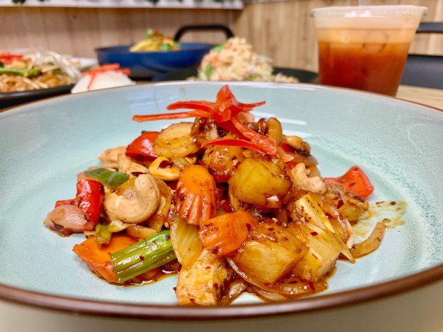 Yum Thai is an all-vegan pop-up in Northwest Las Vegas. For more vegan dining visit www.vegansbaby.com