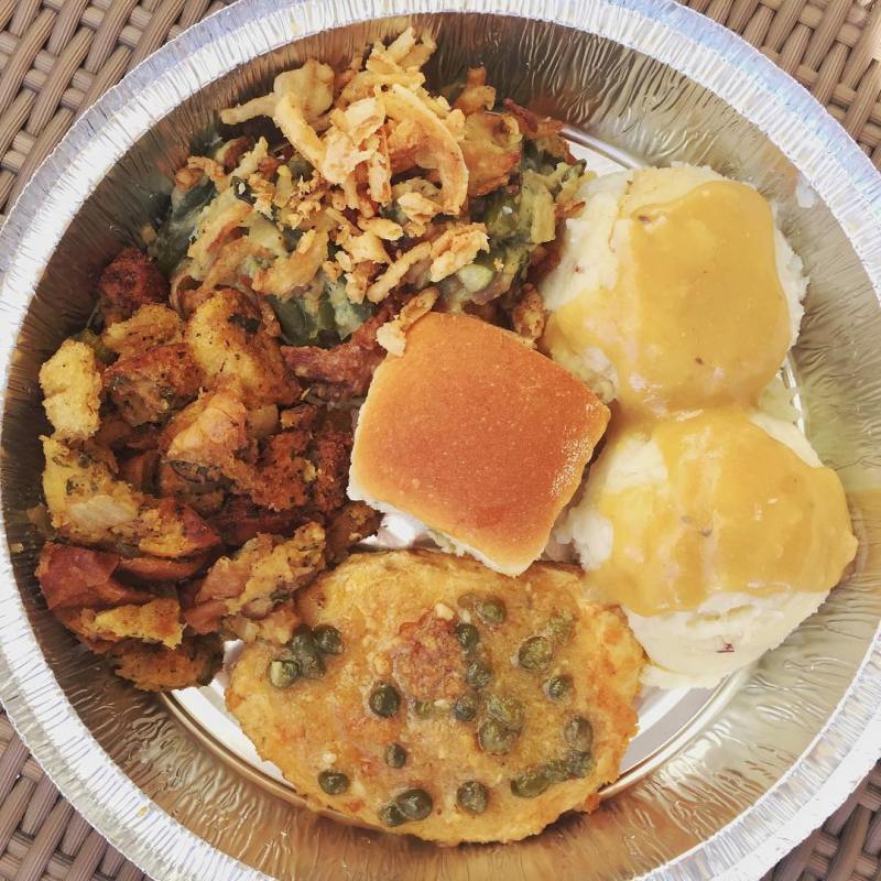 A guide to vegan Thanksgiving options in Las Vegas at restaurants and meal delivery. For more vegan dining in Las Vegas, visit www.vegansbaby.com/vegansbaby2018