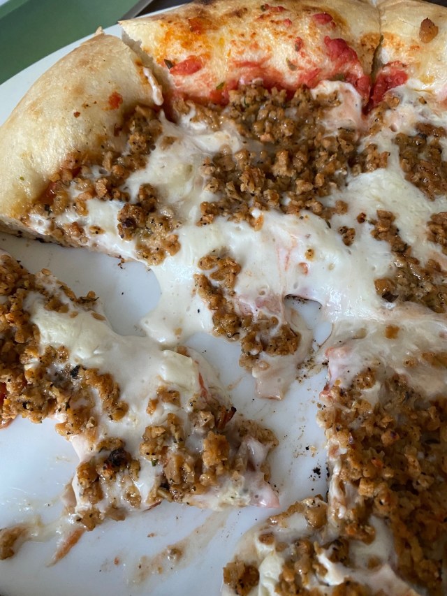 If you're looking for vegan pizza in Las Vegas, check out the vegetarian/vegan Pizza 108 and its ghost kitchen. For more vegan dining in Las Vegas, visit www.vegansbaby.com