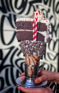 A guide to vegan and vegan-friendly restaurants with outdoor dining in Las Vegas. For more vegan dining in Las Vegas visit www.vegansbaby.com