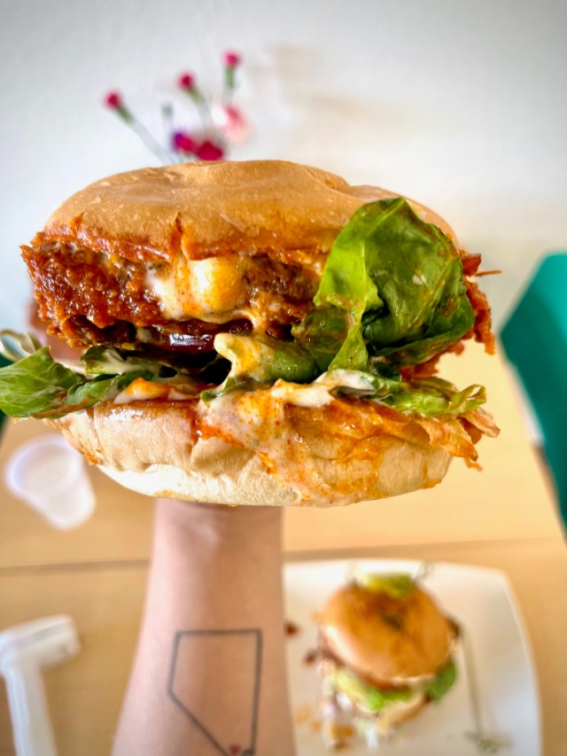 5 of the best restaurants to get vegan chicken sandwiches in Las Vegas. For more vegan dining in Las Vegas visit www.vegansbaby.com