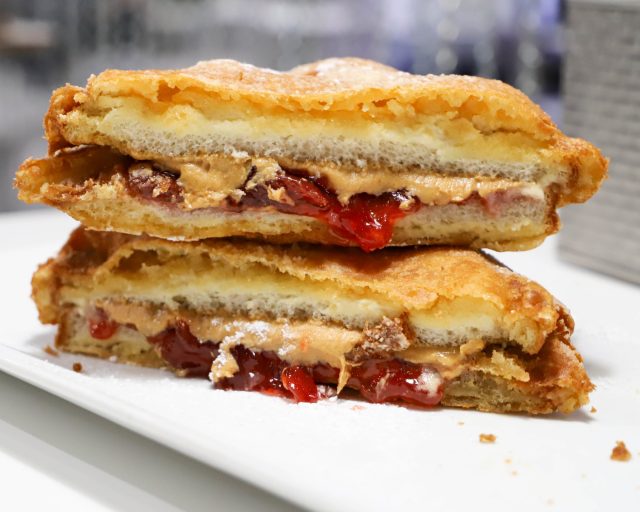 The Modern Vegan has more than 100 menu items. Here are the 7 you must try. For more vegan dining in Las Vegas, visit www.vegansbaby.com