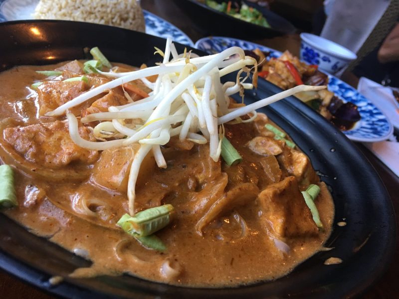 Vegan Thai food in Las Vegas at Le Thai located Downtown. For more vegan eating options in Las Vegas visit www.vegansbaby.com/vegansbaby2018