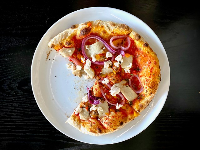 A guide to vegan and vegan-friendly restaurants with outdoor dining in Las Vegas. For more vegan dining in Las Vegas visit www.vegansbaby.com
