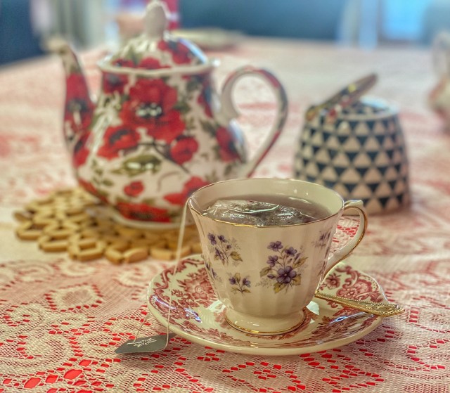 Queen of Hearts offers vegan high tea in Las Vegas. For more vegan dining in Las Vegas visit www.vegansbaby.com