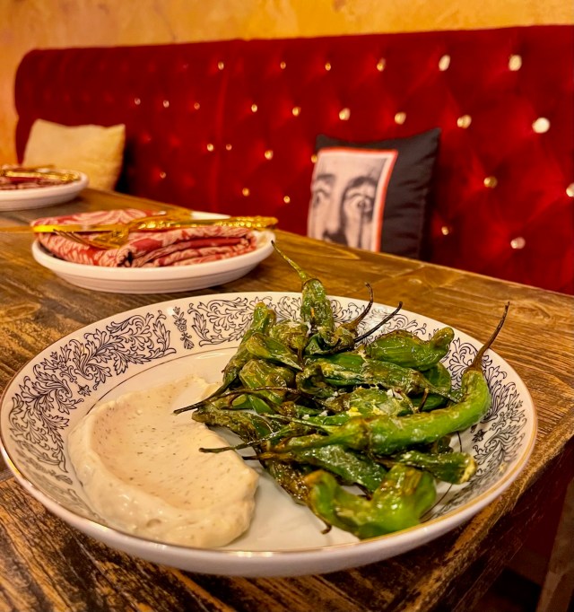 Valencian Gold is a vegan-friendly restaurant in Las Vegas. Here are the vegan options at Valencian Gold. For more vegan options in Las Vegas visit www.vegansbaby.com