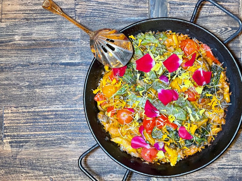 Valencian Gold is a vegan-friendly restaurant in Las Vegas. Here are the vegan options at Valencian Gold. For more vegan options in Las Vegas visit www.vegansbaby.com