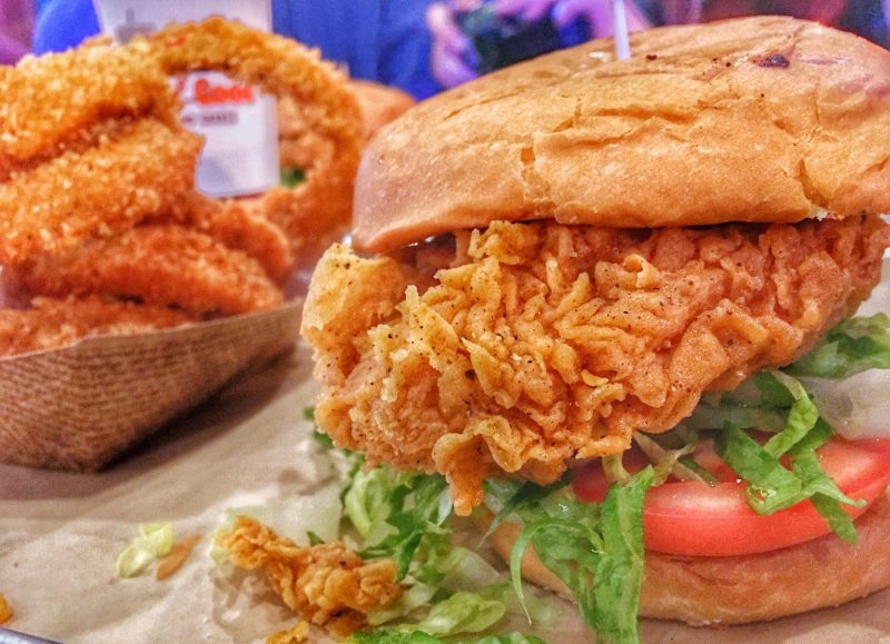 15 of the best vegan dishes in Las Vegas that everyone needs to try! For more vegan food in Las Vegas, visit www.vegansbaby.com/vegansbaby2018