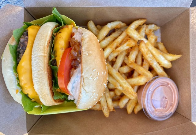 Underground Burgers is delivering vegan burgers to Las Vegas. For more vegan dining visit www.vegansbaby.com