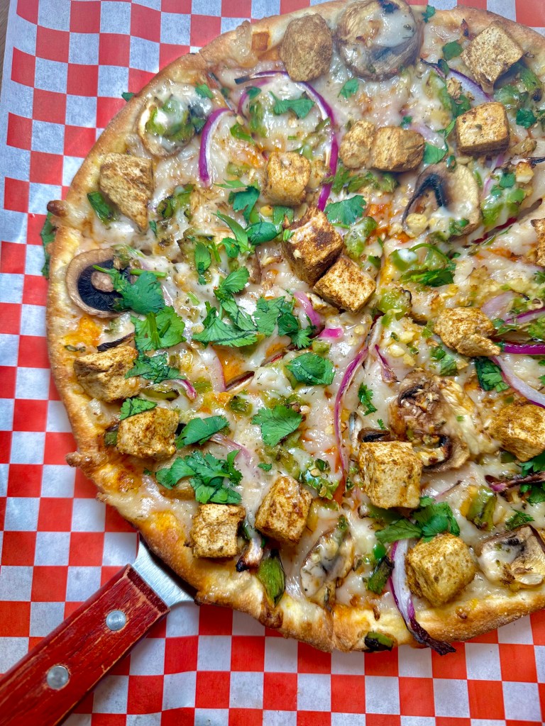Vegan pizza near me: Pizza Twist vegan options in Las Vegas. For more vegan-friendly restaurants in Las Vegas visit www.vegansbaby.com