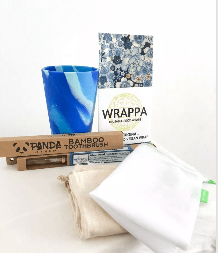 Your ultimate vegan and cruelty-free gift guide from fashion to accessories to luxury products, shoes, perfume and more. The Vegans, Baby Vegan Holiday Gift Guide is all you need for shopping this season. For more gift ideas, visit www.vegansbaby.com